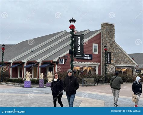 woodbury premium outlet fendi|fendi woodbury central valley.